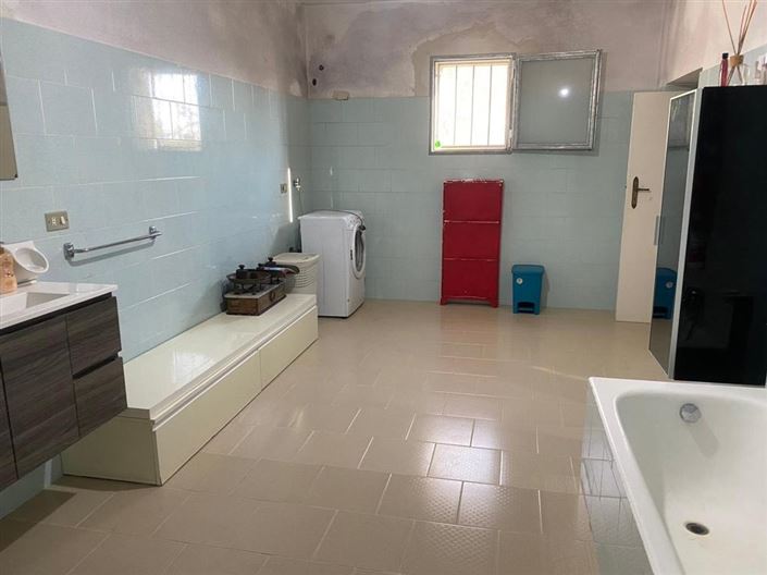 Image No.11-5 Bed Property for sale