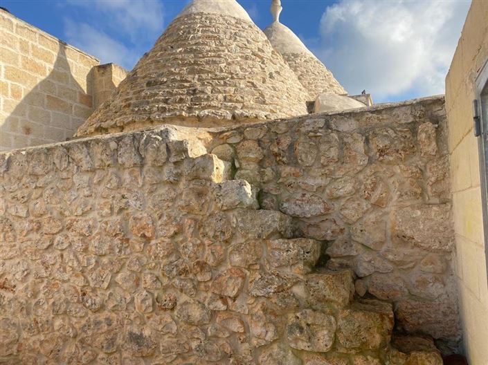 Image No.27-5 Bed Property for sale