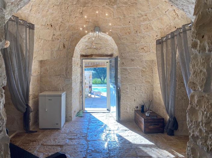 Image No.8-5 Bed Property for sale