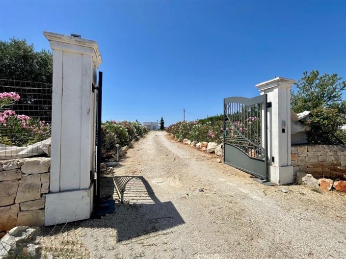 Image No.13-2 Bed Property for sale