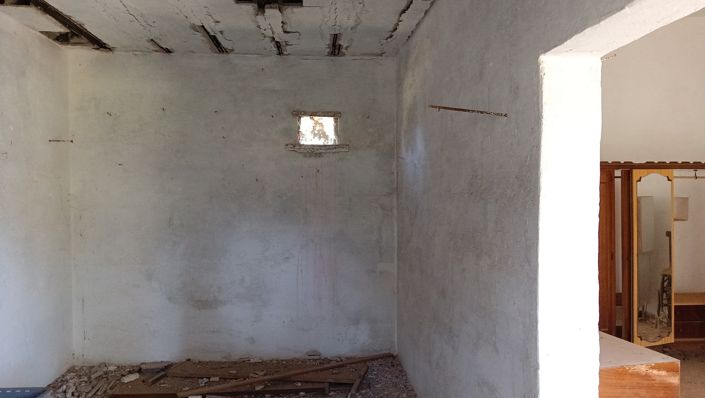 Image No.13-2 Bed Property for sale