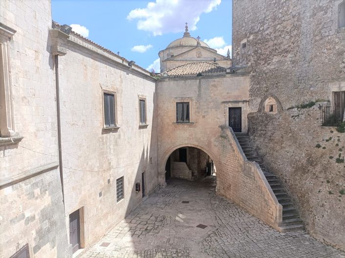 Image No.40-2 Bed Property for sale