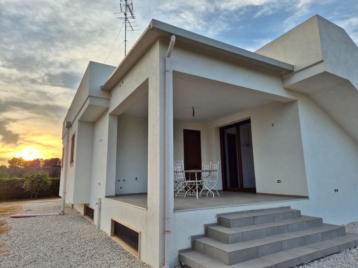 Image No.2-3 Bed Villa for sale