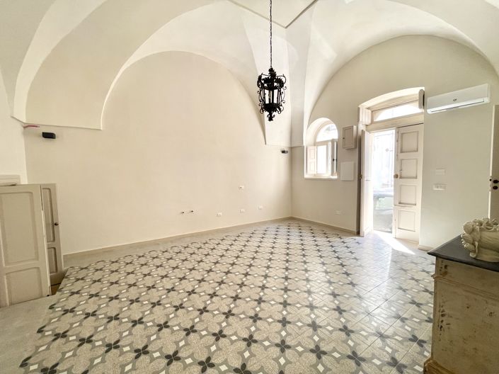 Image No.13-2 Bed Townhouse for sale