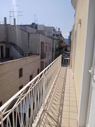 Image No.10-3 Bed Townhouse for sale