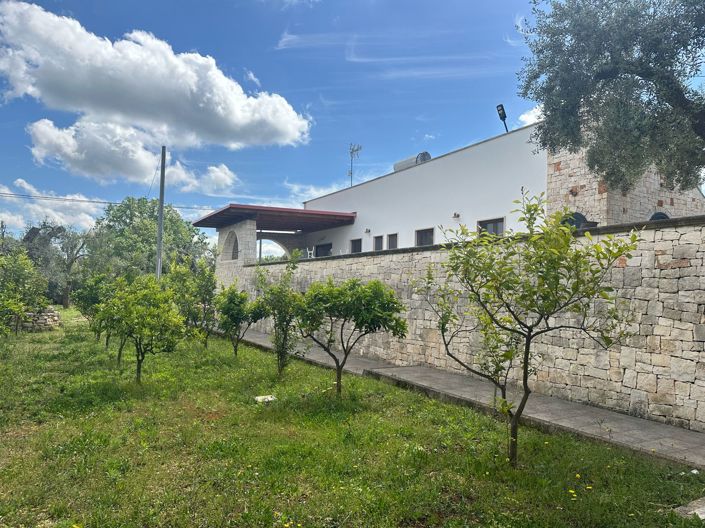 Image No.21-6 Bed Property for sale