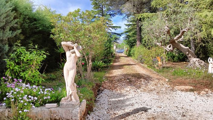 Image No.29-3 Bed Property for sale