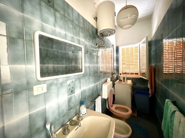 Image No.9-2 Bed Property for sale