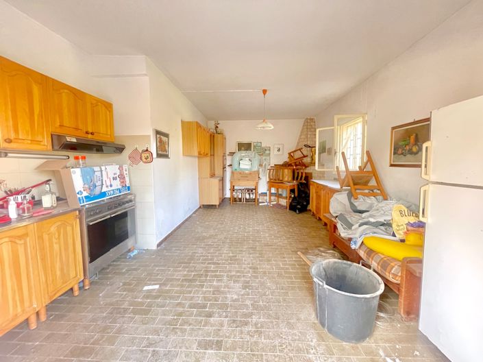 Image No.10-2 Bed Property for sale