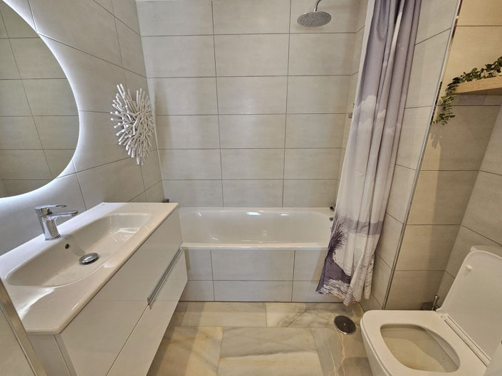 Image No.20-2 Bed Apartment for sale