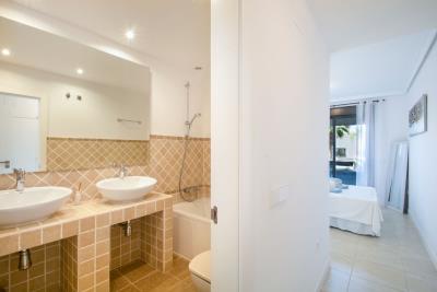 8-e64a9055bba3e77ac8aca3b893cdf826