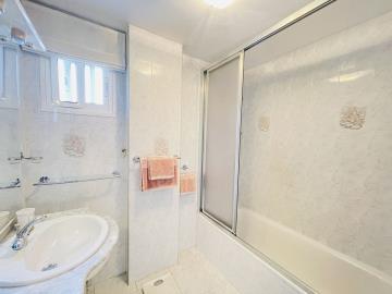 11-20939a0134ad724a8cb2a801094d15a4