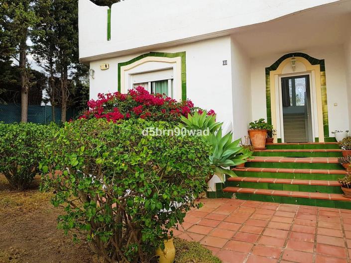 Image No.14-3 Bed Villa / Detached for sale