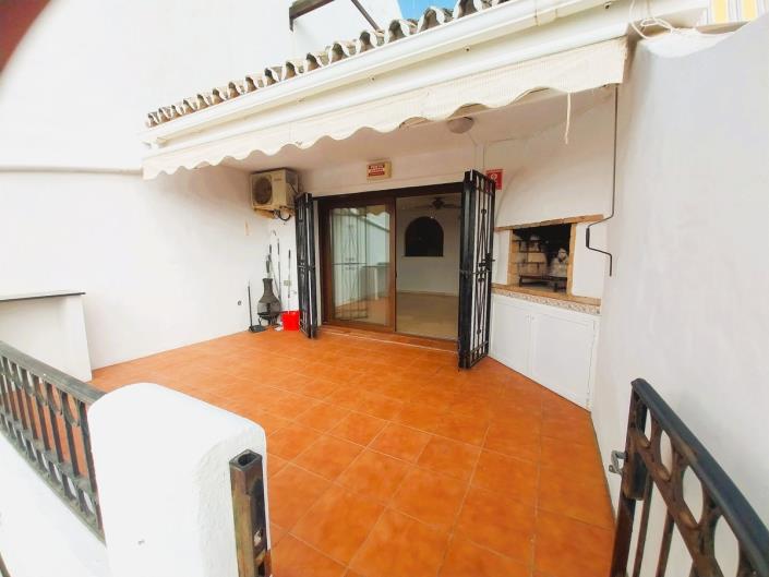 Image No.18-4 Bed Townhouse for sale