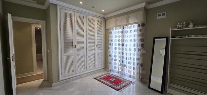 Image No.47-4 Bed Apartment for sale