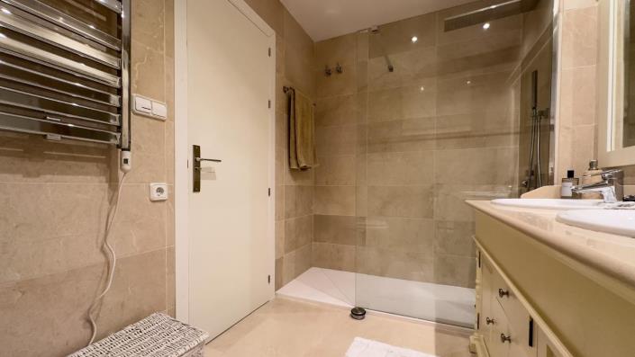 Image No.32-3 Bed Apartment for sale