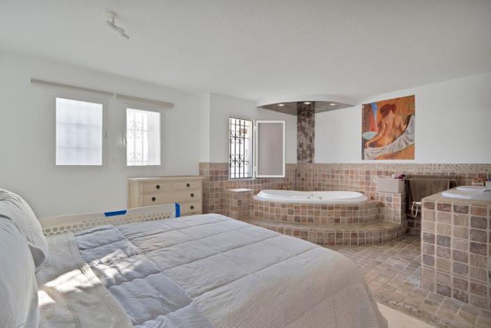 Image No.5-3 Bed Apartment for sale