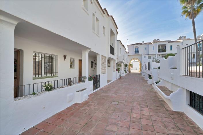 Image No.17-3 Bed Apartment for sale