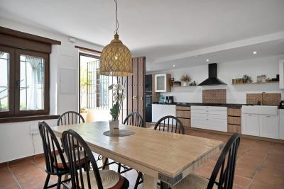 3-644887ed831e8682853ff700c7704b89