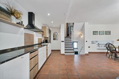 4-498bdfab4a7fcf25df40c2176acd63a0