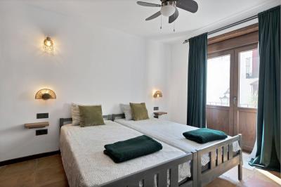 10-75bef5f12e72a6d65f05a48dacffbe42