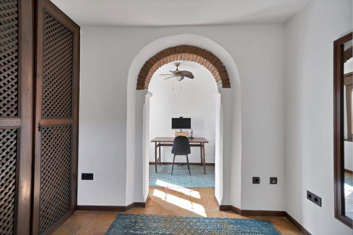 Image No.12-3 Bed Townhouse for sale