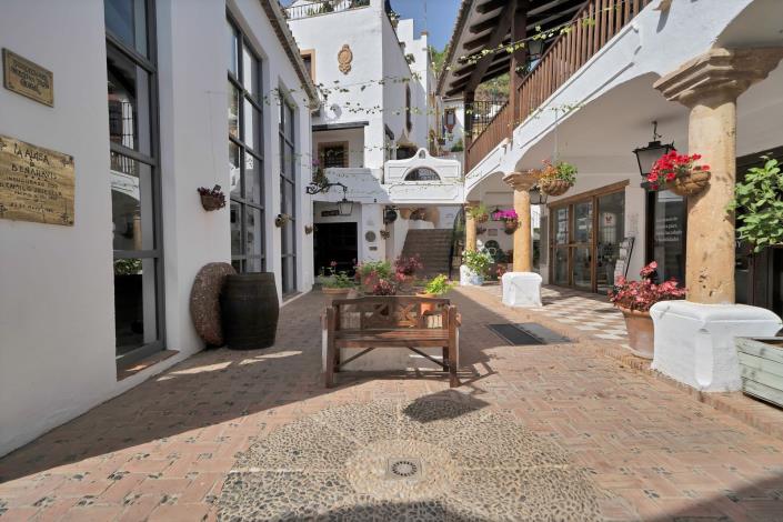 Image No.22-3 Bed Townhouse for sale