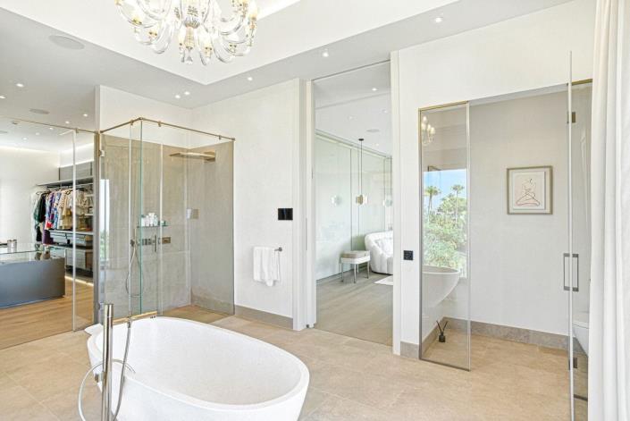 Image No.12-7 Bed Villa for sale