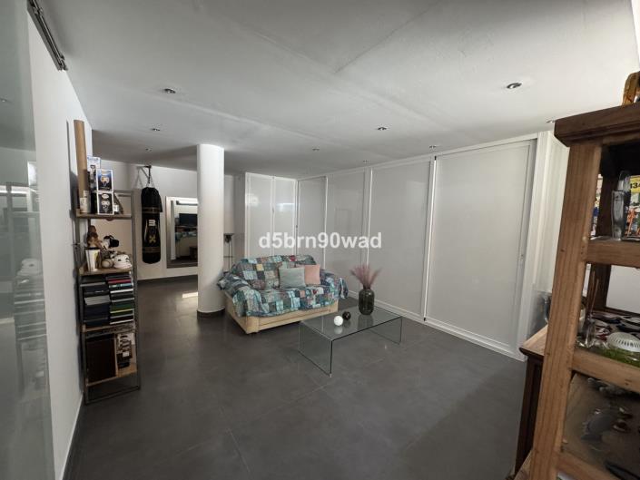 Image No.18-4 Bed Villa / Detached for sale