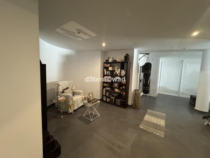 Image No.23-4 Bed Villa / Detached for sale