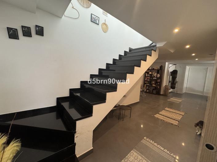 Image No.26-4 Bed Villa / Detached for sale