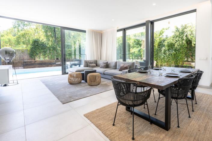 Image No.8-4 Bed Villa / Detached for sale