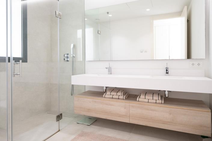 Image No.28-4 Bed Villa / Detached for sale