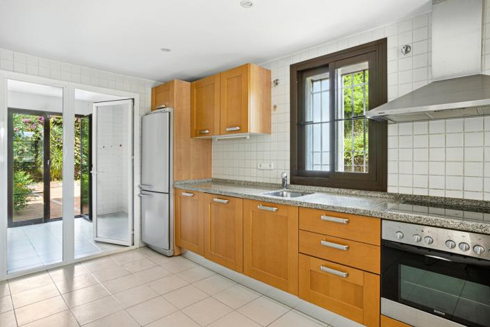 Image No.7-4 Bed Townhouse for sale