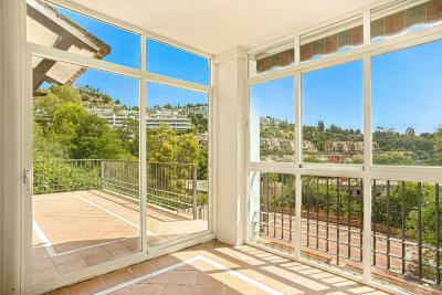 10-bb915d1cb19341576dcdc994b81ab9c5