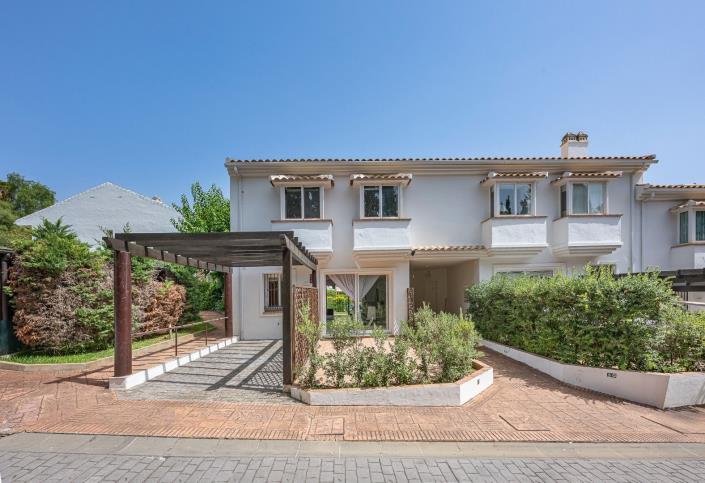 Image No.2-3 Bed Townhouse for sale