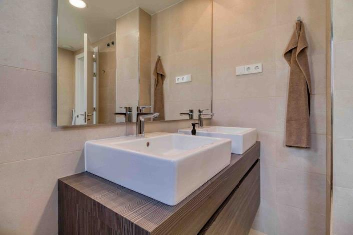 Image No.17-4 Bed Apartment for sale