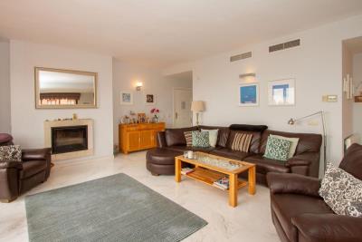 11-20939a0134ad724a8cb2a801094d15a4