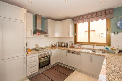 12-53013098fcab6c38b1379cd33298e050