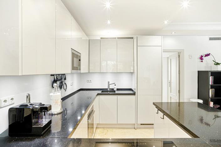 Image No.24-3 Bed Apartment for sale