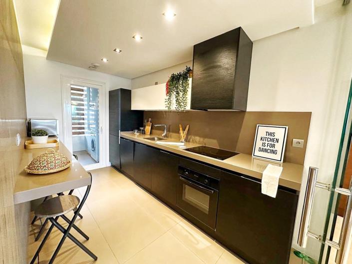 Image No.9-3 Bed Apartment for sale