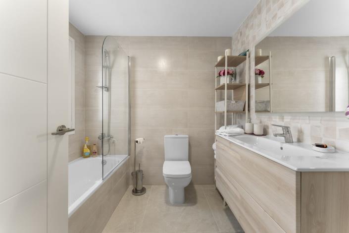 Image No.24-3 Bed Villa / Detached for sale