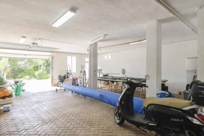 Image No.27-4 Bed Villa / Detached for sale