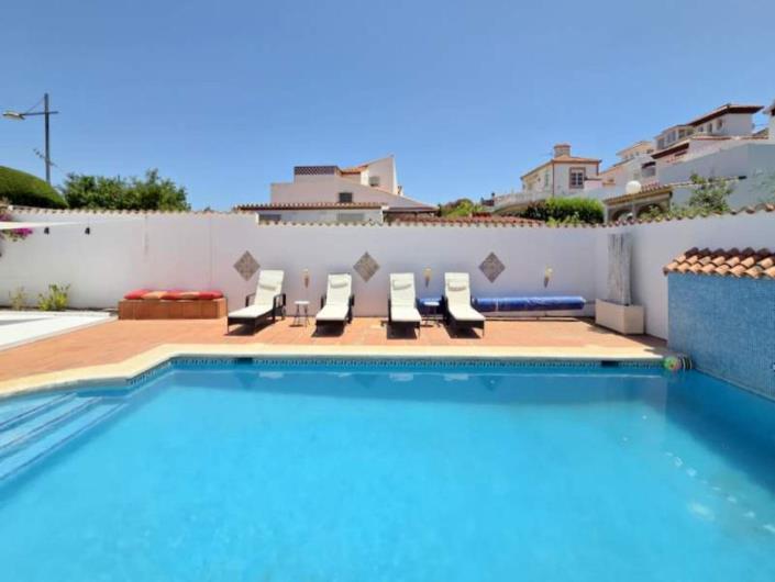 Image No.13-5 Bed Villa / Detached for sale