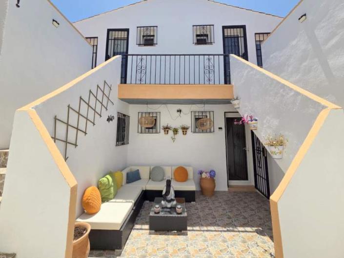 Image No.17-5 Bed Villa / Detached for sale