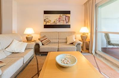 10-bb915d1cb19341576dcdc994b81ab9c5