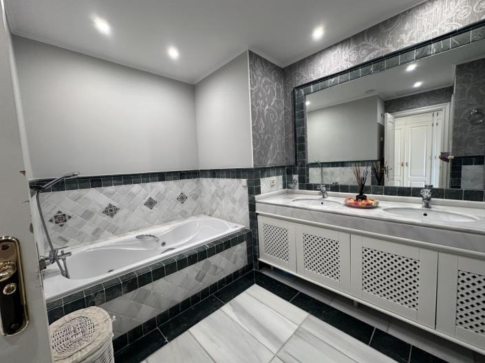 Image No.7-4 Bed Apartment for sale