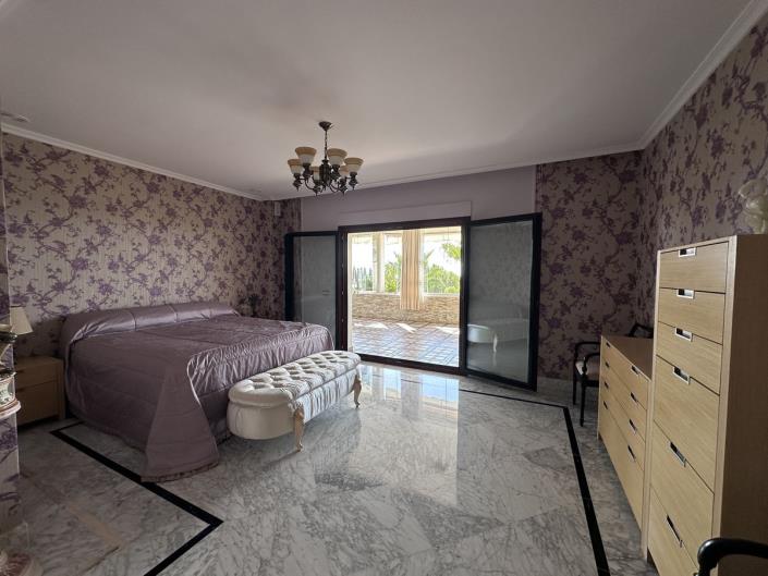 Image No.10-4 Bed Apartment for sale