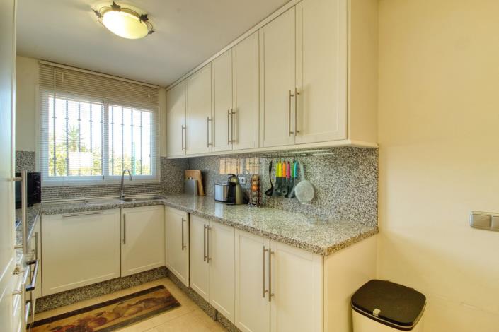 Image No.15-4 Bed Townhouse for sale