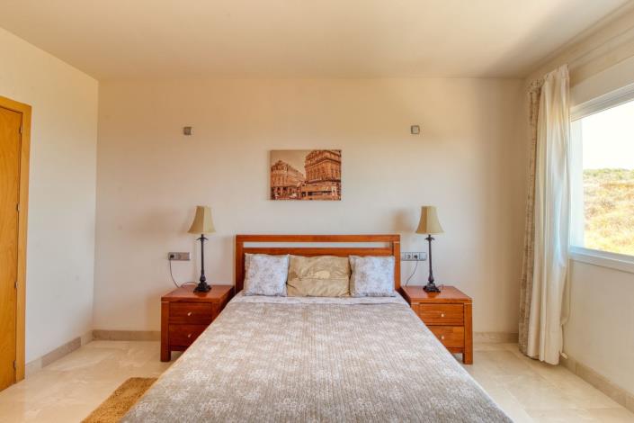 Image No.28-4 Bed Townhouse for sale